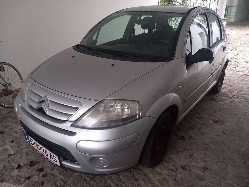 Silber Gebraucht 2008 Citroën C3 Limousine | € 1.000 (Superpreis) - Bild 1/4