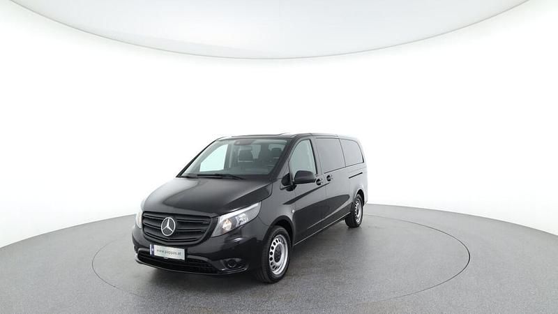 Obsidianschwarz meta Gebraucht 2022 Mercedes Vito Van / Kleinbus | € 49.990 (Guter Preis) - Bild 1/1