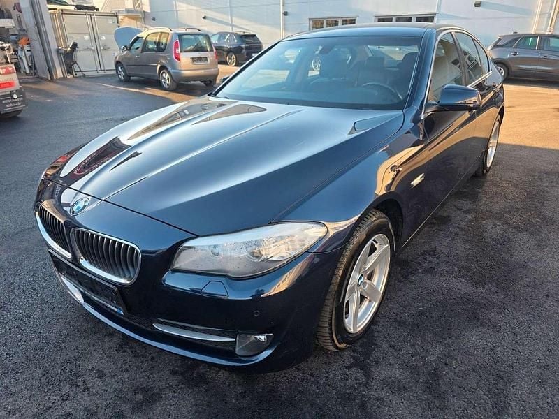 Blau Gebraucht 2013 BMW 530 Limousine | € 14.999 (Guter Preis) - Bild 1/4