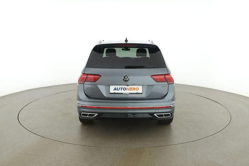 Gebraucht VW Tiguan Allspace R-line 150 PS (110 kW) 2022 Grau SUV