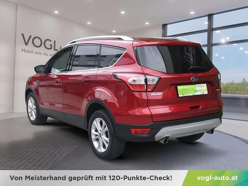 Gebraucht Ford Kuga Titanium 120 PS (88 kW) 2018 Rot SUV