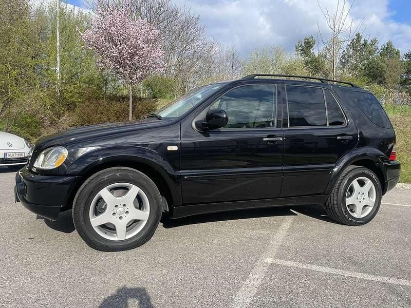 Gebraucht Mercedes ML55 AMG AMG 347 PS (255 kW) 2001 Schwarz SUV