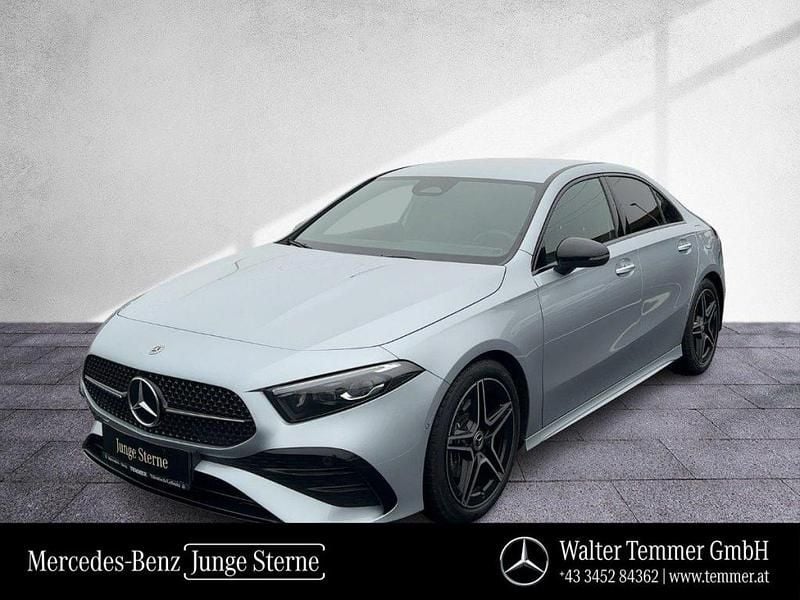 Silber Gebraucht 2024 Mercedes A180 AMG line Limousine | € 34.650 (Etwas zu teuer) - Bild 1/4