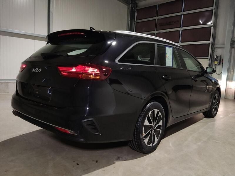 Gebraucht Kia Ceed Sportswagon 140 PS (102 kW) 2024 Silber Kombi