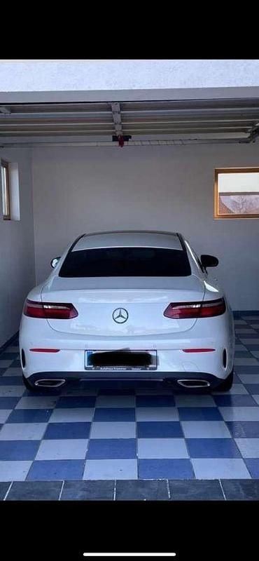 Gebraucht Mercedes E220 AMG line 194 PS (142 kW) 2019 Coupé