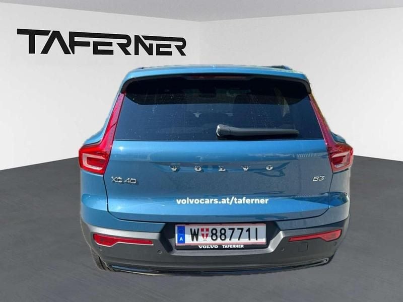Gebraucht Volvo XC40 Plus 163 PS (119 kW) 2024 Blau SUV