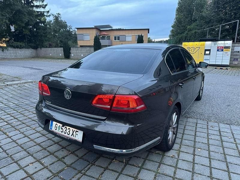 Gebraucht VW Passat 105 PS (77 kW) 2012 Limousine