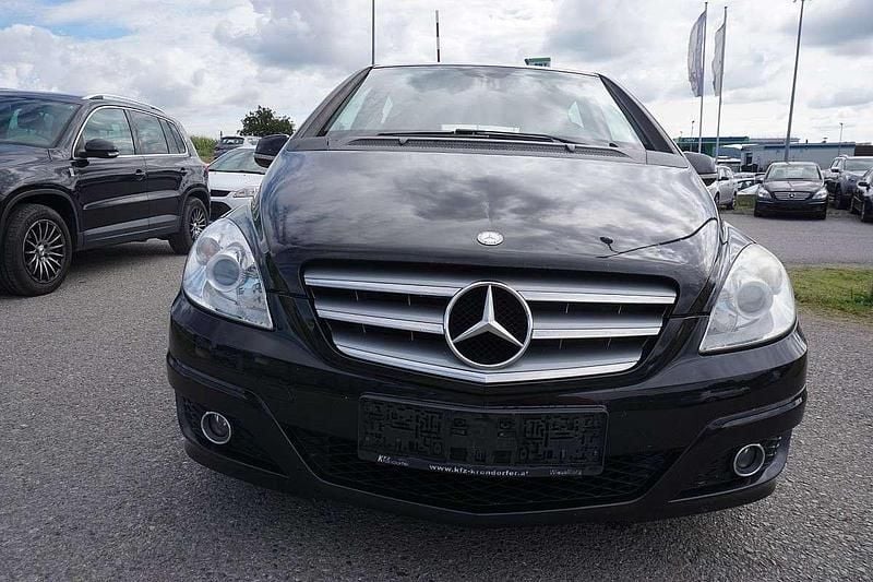 Gebraucht Mercedes B180 109 PS (80 kW) 2010 Schwarz Van / Kleinbus