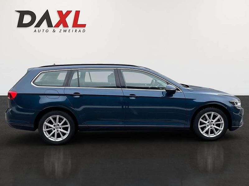Gebraucht VW Passat Business 150 PS (110 kW) 2020 Blau Kombi