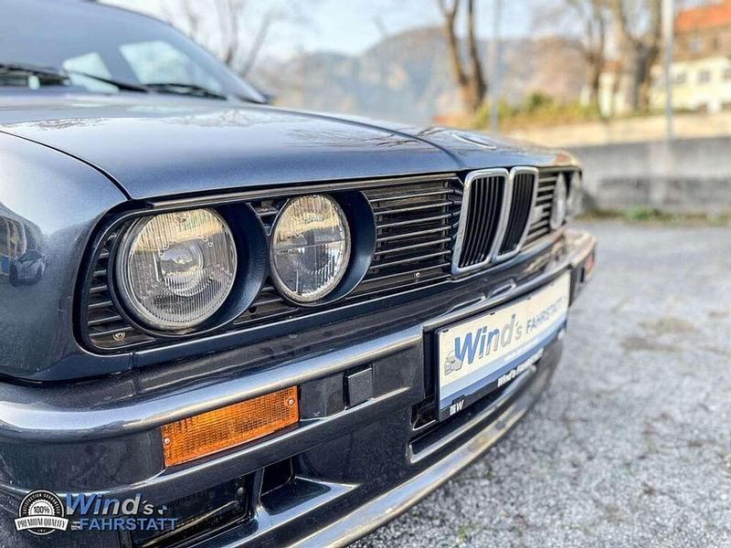 Gebraucht BMW 320 125 PS (91 kW) 1990 Grau Limousine