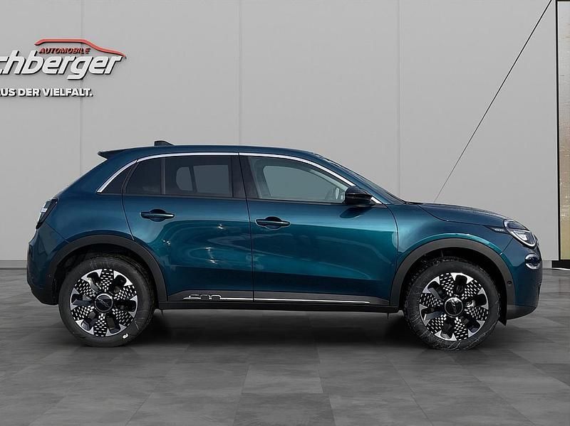 Neu Fiat 600 La Prima 101 PS (74 kW) 2025 Grün SUV