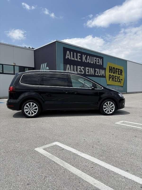 Gebraucht VW Sharan Comfortline 150 PS (110 kW) 2019 Van / Kleinbus