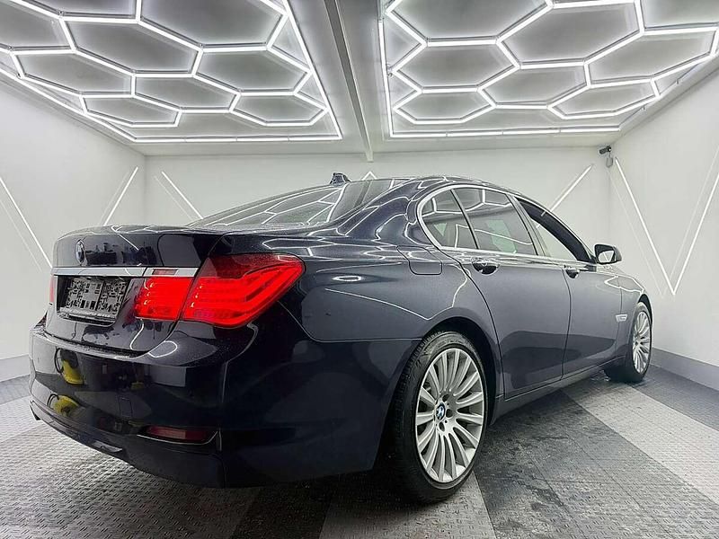Gebraucht BMW 730 245 PS (180 kW) 2009 Blau Limousine