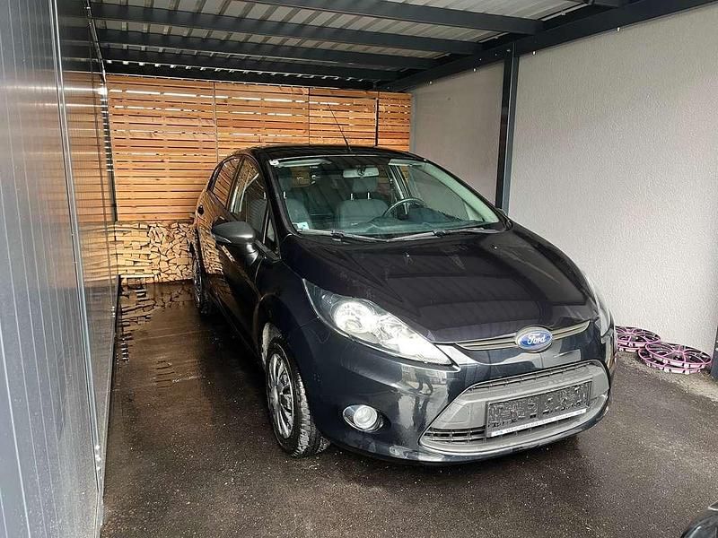 Schwarz Gebraucht 2012 Ford Fiesta Kleinwagen | € 4.800 (Fairer Preis) - Bild 1/4