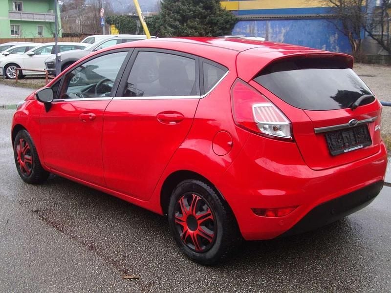 Gebraucht Ford Fiesta Titanium 95 PS (69 kW) 2016 Rot Kleinwagen
