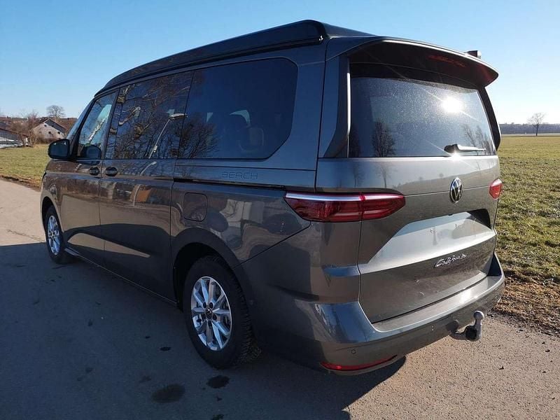 Neu VW California Beach 150 PS (110 kW) 2025 Grau Van