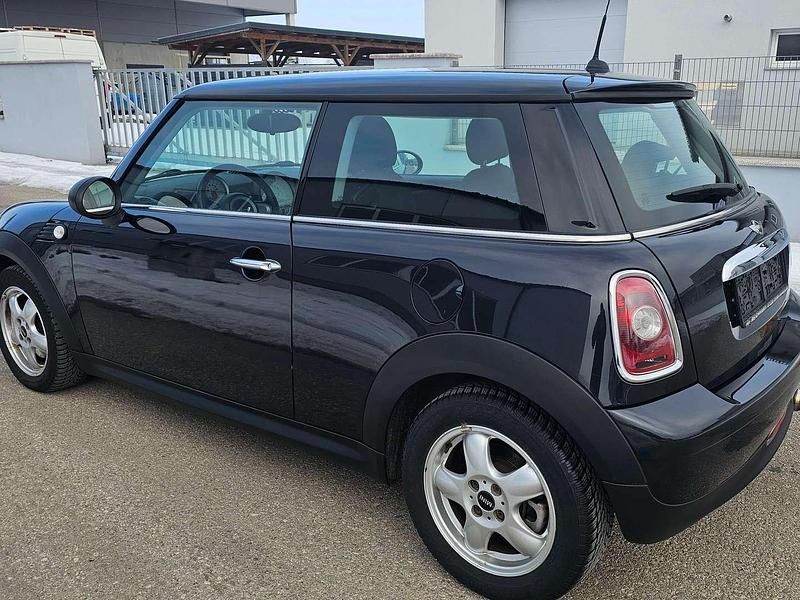 Gebraucht Mini ONE 95 PS (69 kW) 2009 Schwarz Kleinwagen