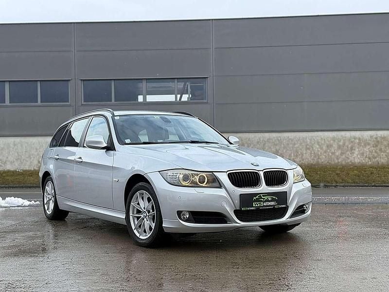 Gebraucht BMW 320 184 PS (135 kW) 2011 Silber Limousine