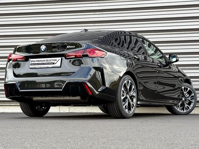 Gebraucht BMW 220 Shadowline 170 PS (125 kW) 2025 Saphirschwarz Coupé