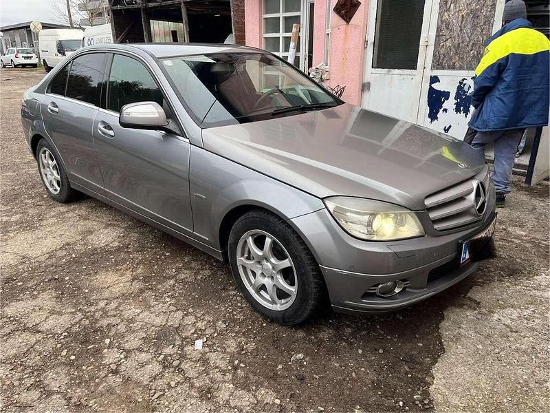 Schwarz Gebraucht 2007 Mercedes C220 Avantgarde Limousine | € 5.900 (Fairer Preis) - Bild 1/4