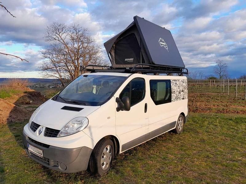 Gebraucht Renault Trafic 114 PS (83 kW) 2015 Weiß Van / Kleinbus