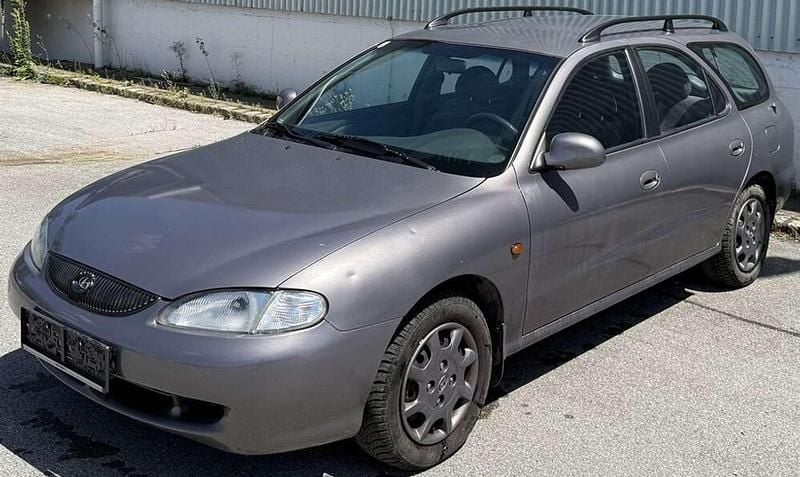 Gebraucht Hyundai Lantra 90 PS (66 kW) 1997 Grau Kombi