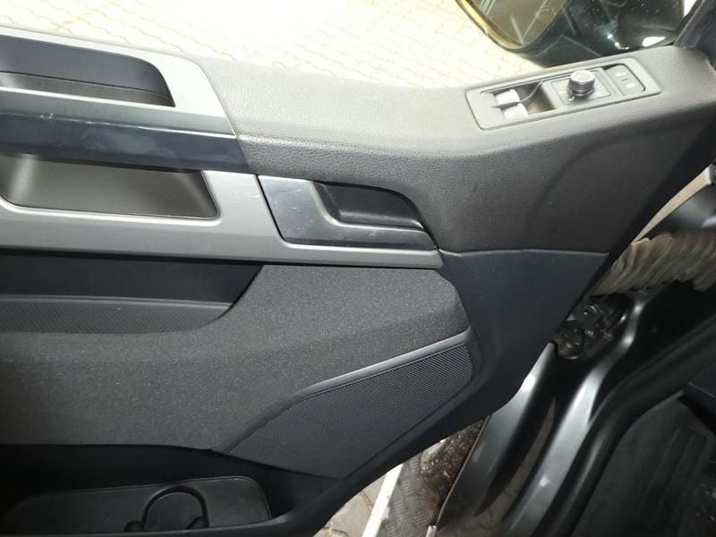 Gebraucht VW Multivan Edition 204 PS (150 kW) 2017 Mittelgrau  metallic Van