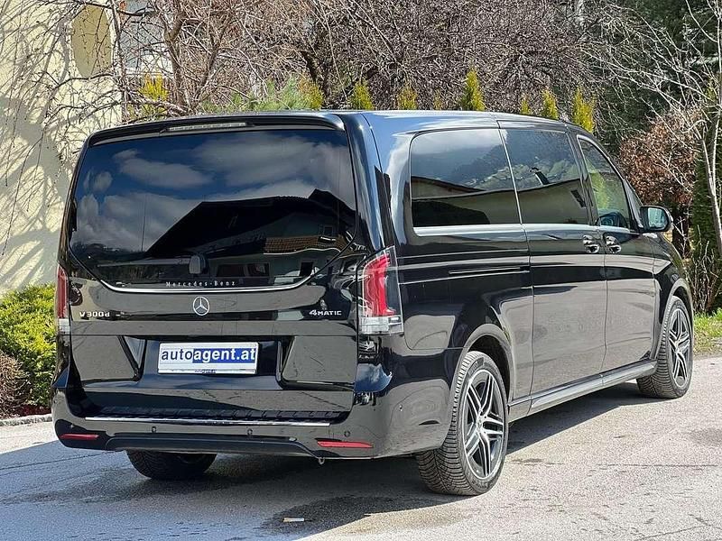 Gebraucht Mercedes V300 AMG 237 PS (174 kW) 2024 Schwarz Van / Kleinbus