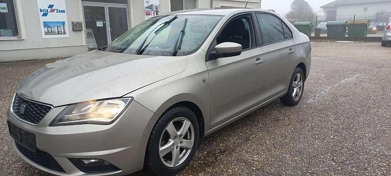 Grau Gebraucht 2013 Seat Toledo Style Limousine | € 3.450 - Bild 1/4