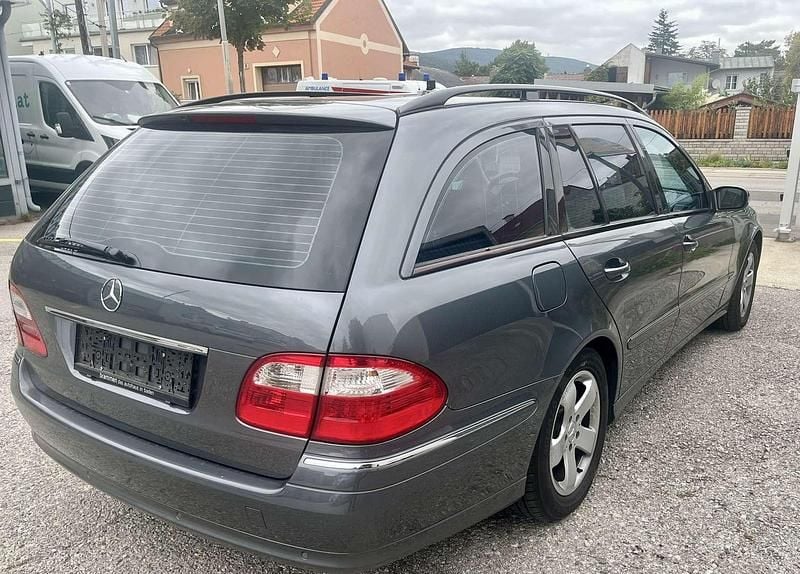 Gebraucht Mercedes E350 Avantgarde 272 PS (200 kW) 2005 Grau Kombi