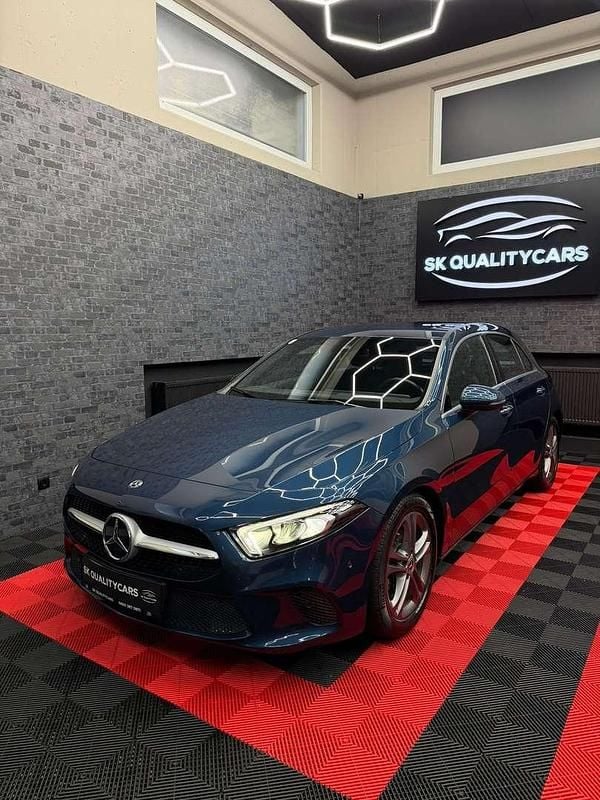 Blau Gebraucht 2020 Mercedes A180 Progressive Limousine | € 21.490 (Fairer Preis) - Bild 1/4