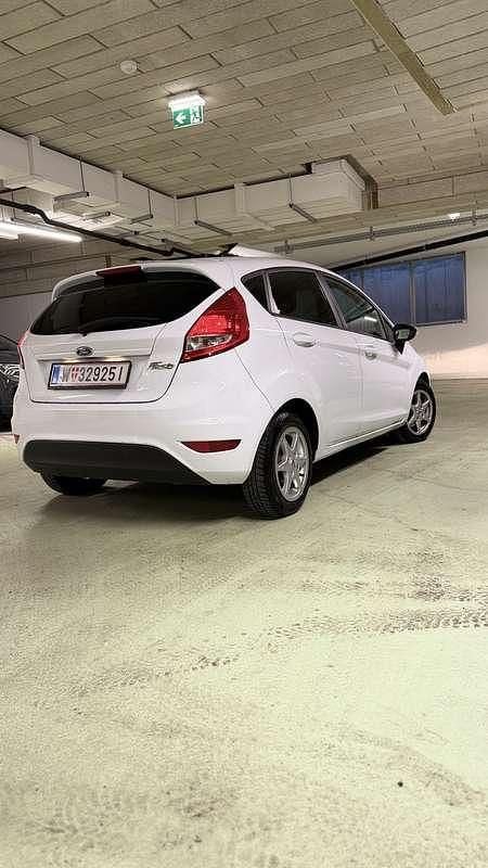 Gebraucht Ford Fiesta Trend 60 PS (44 kW) 2012 Limousine
