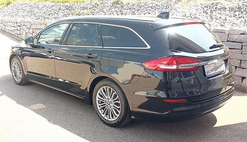 Gebraucht Ford Mondeo Titanium 150 PS (110 kW) 2022 Schwarz Kombi