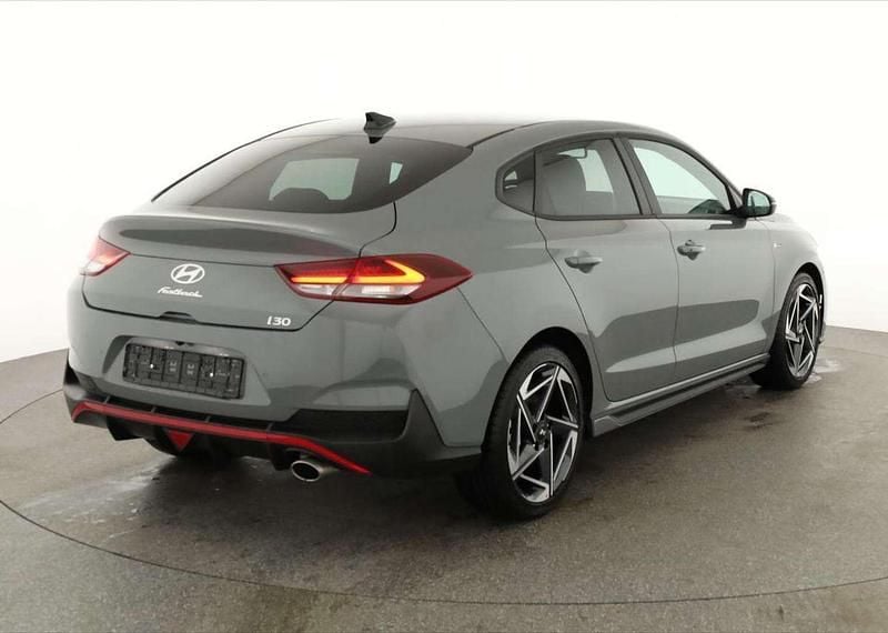 Neu Hyundai i30 N Line 140 PS (102 kW) 2025 Grau Limousine
