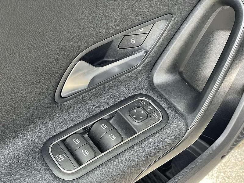 Gebraucht Mercedes 180 116 PS (85 kW) 2020 Schwarz Limousine