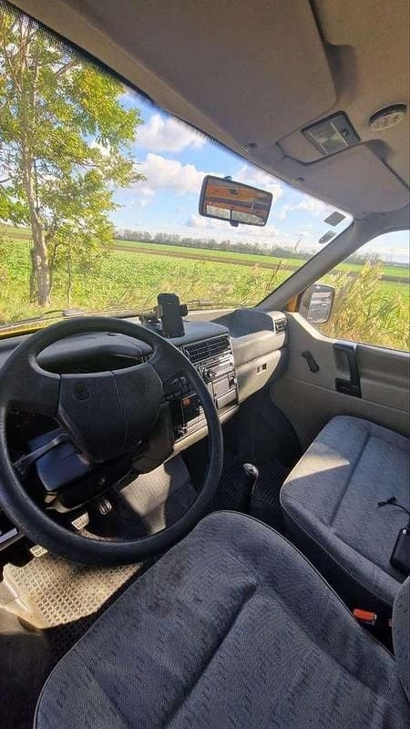 Gebraucht VW T4 61 PS (44 kW) 1996 Gelb Van