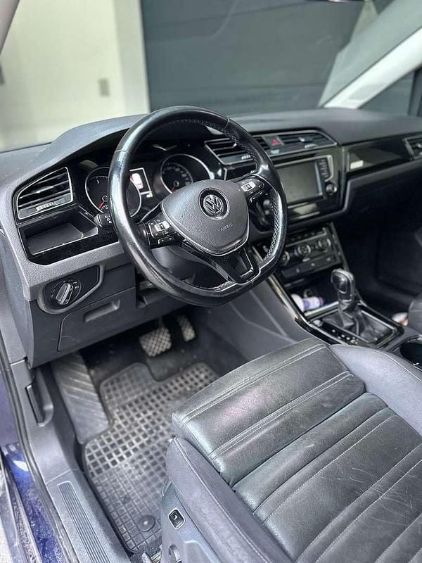 Blau Gebraucht 2016 VW Touran Comfortline Van / Kleinbus | € 15.000 (Fairer Preis) - Bild 1/4