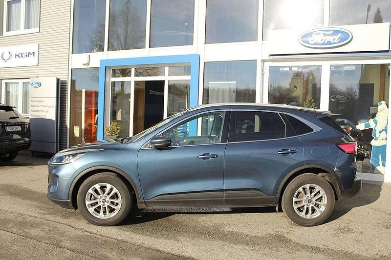 Gebraucht Ford Kuga Titanium 150 PS (110 kW) 2020 Blau SUV