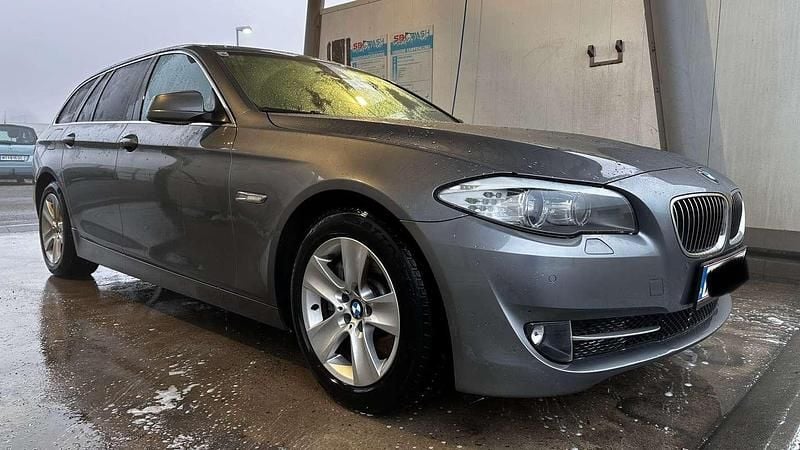 Gebraucht BMW 525 204 PS (150 kW) 2011 Grau Kombi