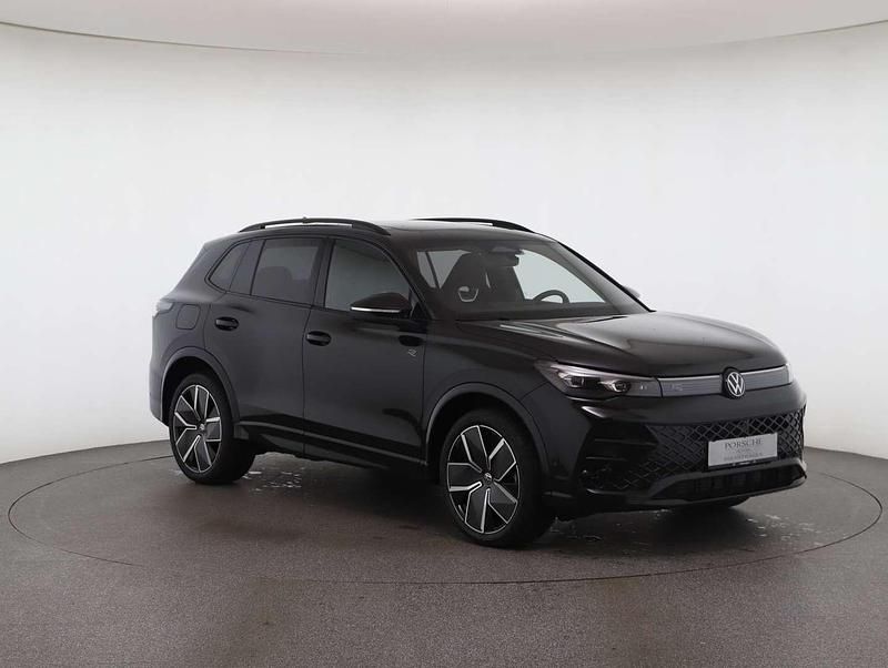 Neu VW Tiguan Sport 150 PS (110 kW) 2025 Schwarz  metallic SUV