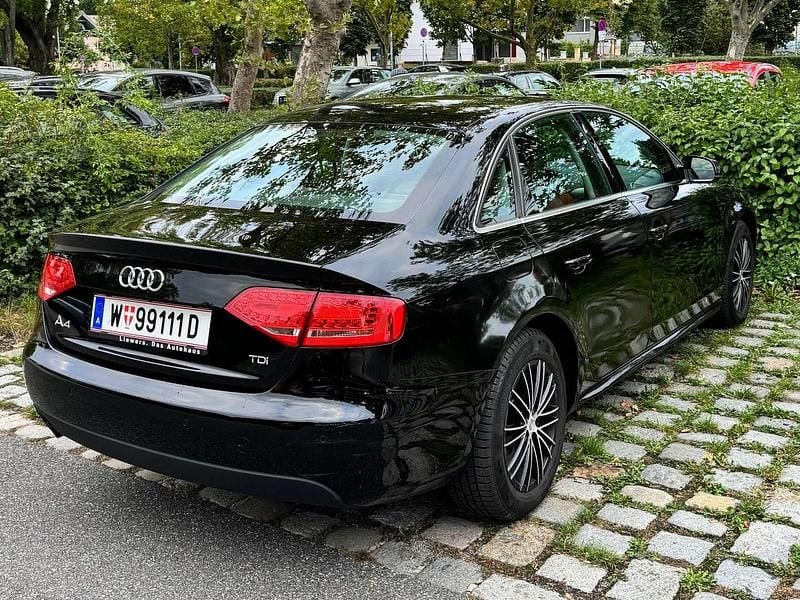 Gebraucht Audi A4 120 PS (88 kW) 2010 Schwarz Limousine
