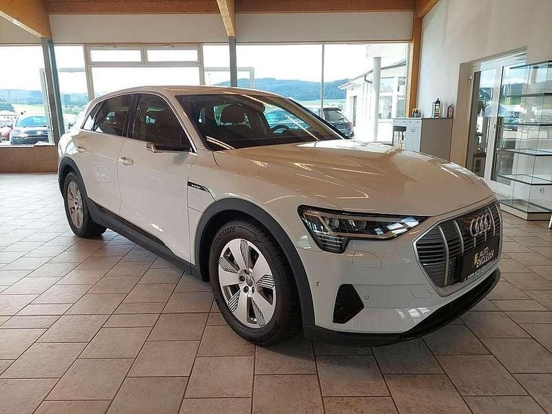Gebraucht Audi e-tron 300 kW (408 PS) 2021 Weiß SUV
