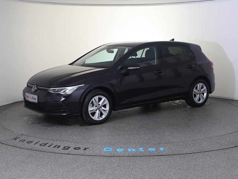 Gebraucht VW Golf VIII Life 116 PS (85 kW) 2023 Schwarz  metallicperleffektno Limousine