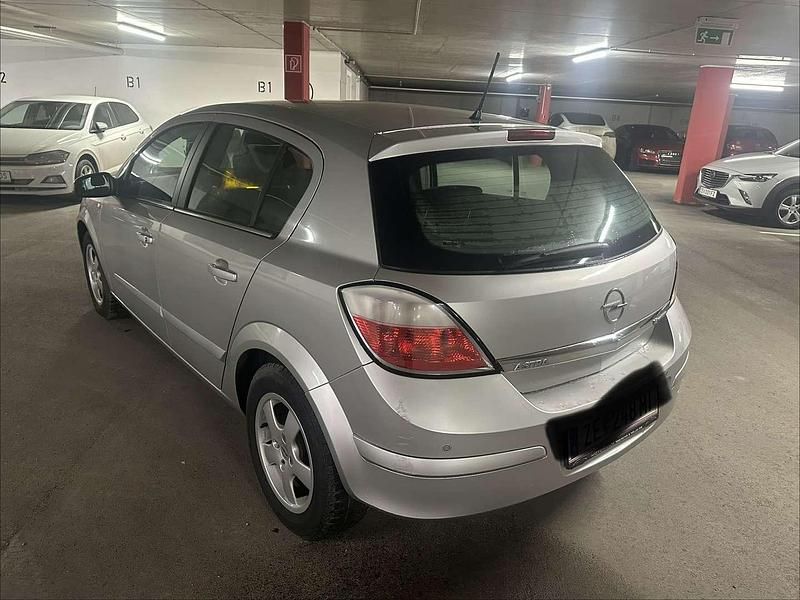 Gebraucht Opel Astra 105 PS (77 kW) 2004 Limousine