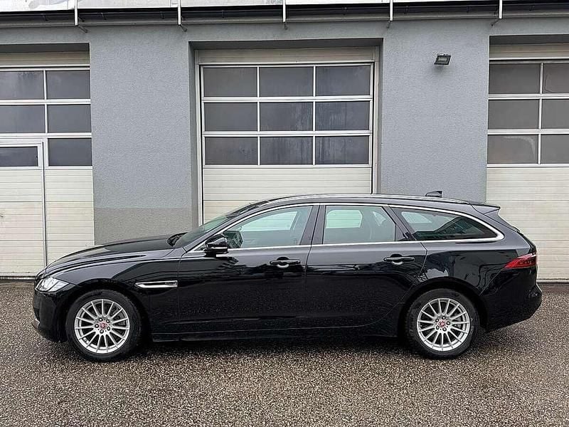 Gebraucht Jaguar XF Sportbrake 163 PS (119 kW) 2019 Schwarz Kombi
