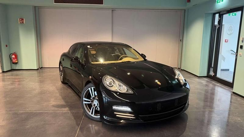 Schwarz Gebraucht 2011 Porsche Panamera 4 Limousine | € 24.000 - Bild 1/4