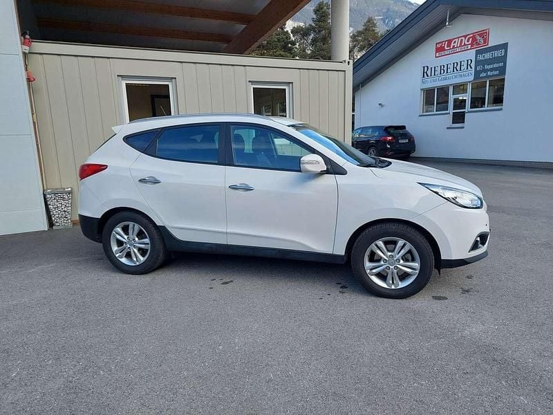 Gebraucht Hyundai ix35 Premium 136 PS (100 kW) 2013 Weiß SUV
