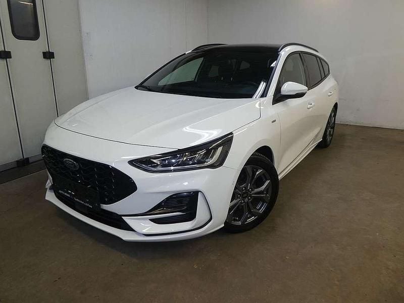 Weiß Gebraucht 2023 Ford Focus ST-Line X Kombi | € 18.999 (Guter Preis) - Bild 1/4