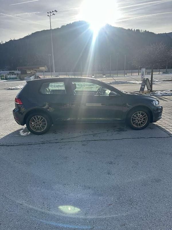 Gebraucht VW Golf VII 86 PS (63 kW) 2018 Limousine
