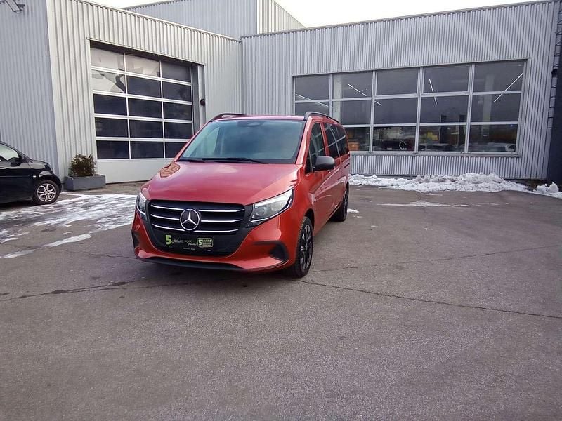 Gebraucht Mercedes Vito 163 PS (119 kW) 2025 Rot Van